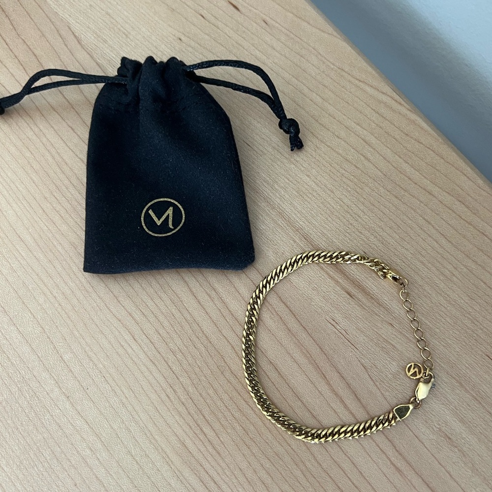 Mejuri Gold Twisted Chain Bracelet